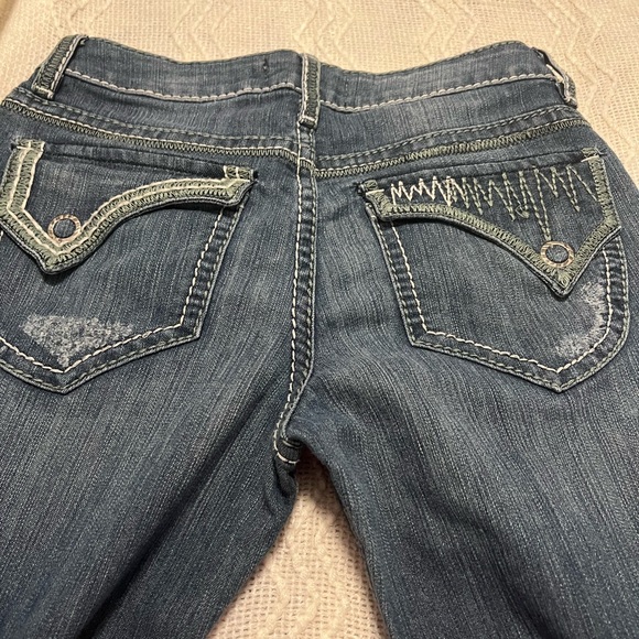 #665. Cache Contour Collection Bootcut Jeans with Embroidery Details. Size 6. - Picture 13 of 14